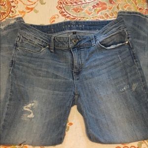 2/$12 WHBM Midrise Cropped Jeans Size 6